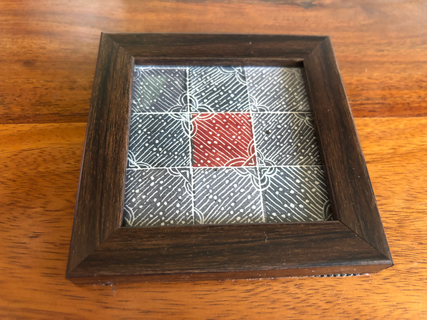 Line pattern (earthy)